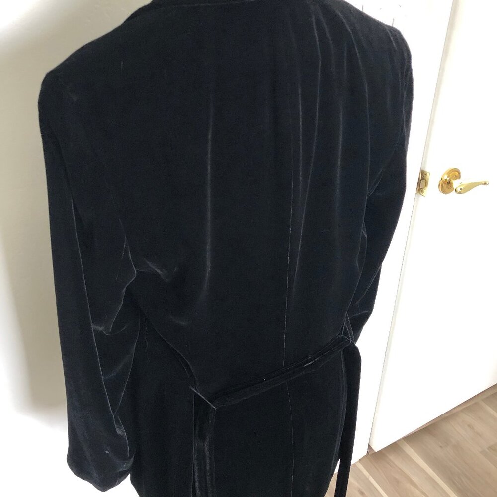 Black Velvet Belted Jacket, Jones New York, Size 6 - Picture 7 of 14
